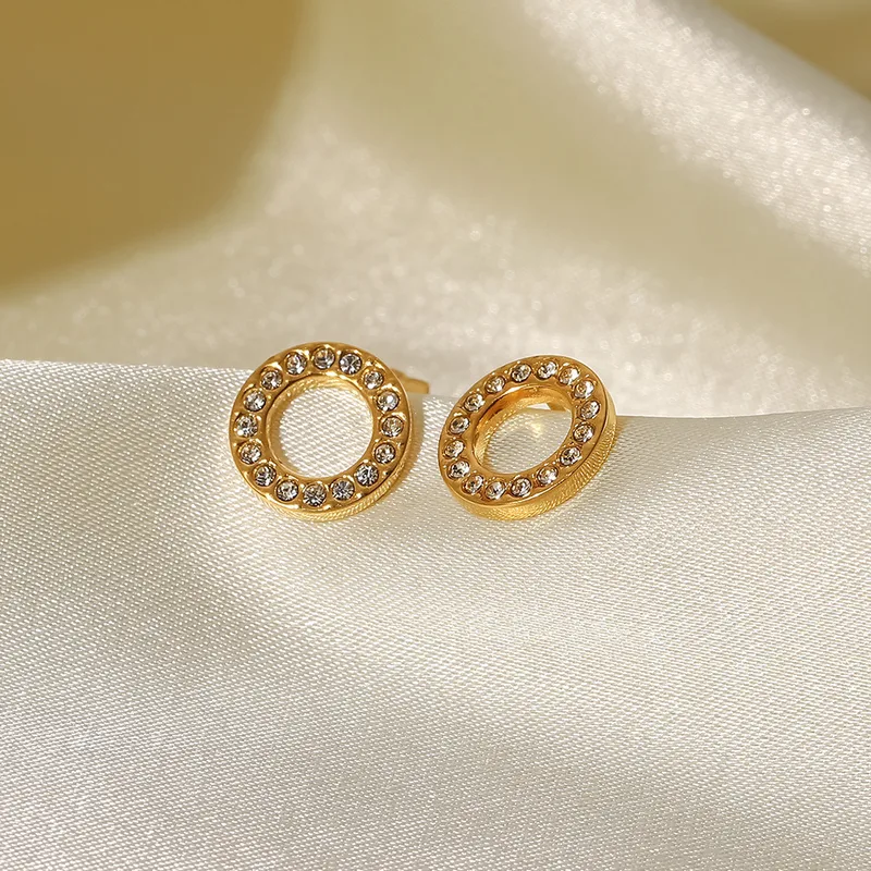 Gleam Circle Studs