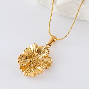 Floral Radiance Necklace