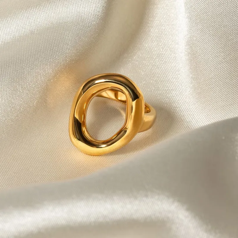 Statement Glow Ring